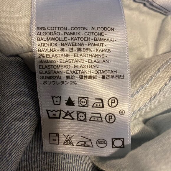 Levi's High Waist Mom Jeans Light Wash With One Blow Out Knee Women's Size 29 - Picture 4 of 5